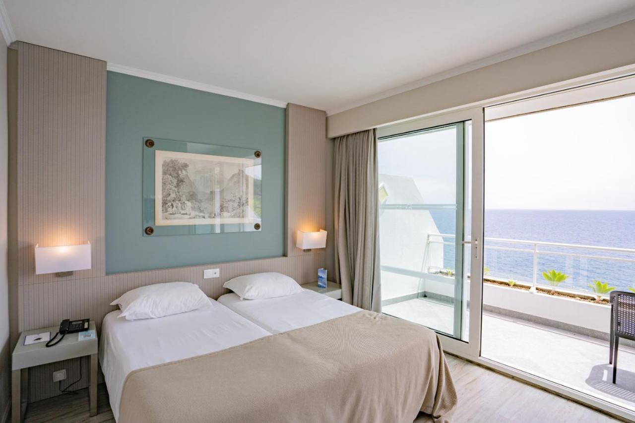 פונשל Hotel Orca Praia מראה חיצוני תמונה